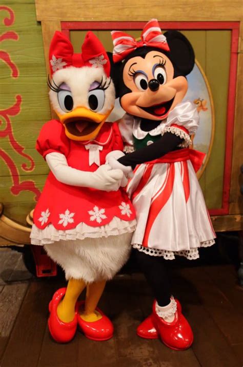 Pin By Rea King On Daisy Duck Mickey Mouse And Friends Disney World