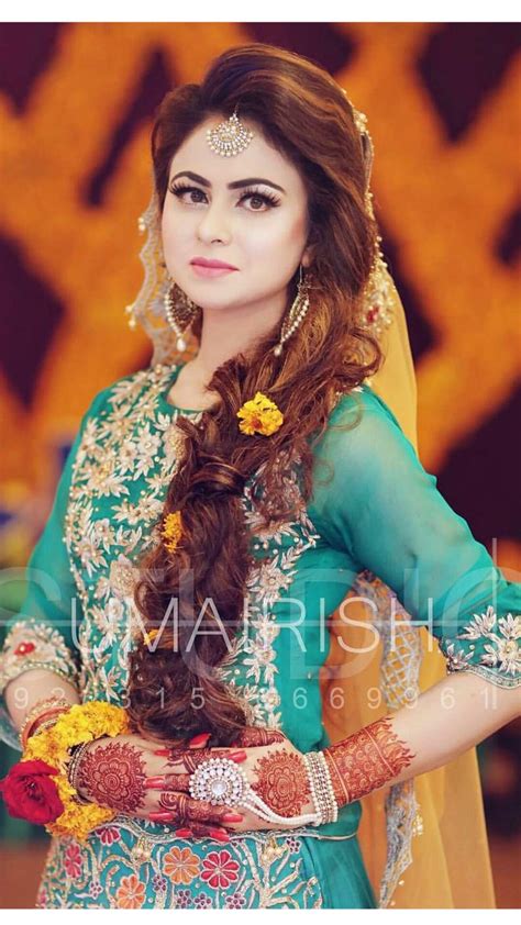 Moon Bridal Mehndi Dresses Pakistani Bridal Makeup Pakistani Wedding