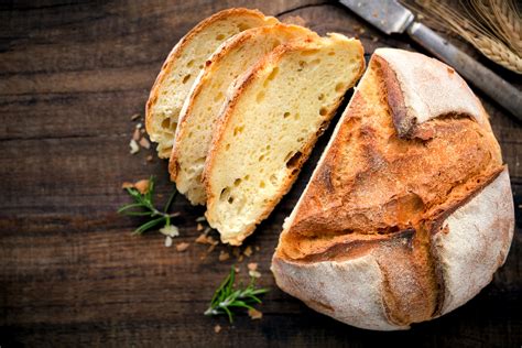 Pain fait maison facile une fois que vous aurez testé cette recette, vous n'achèterez plus de pain, mais vous le ferez à la maison. Astuce : tout pour réussir son pain maison
