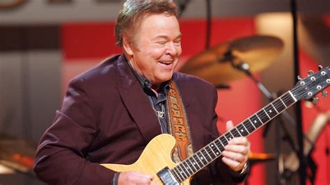 Roy Clark Dead ‘hee Haw Star And Veteran Country Music Singer