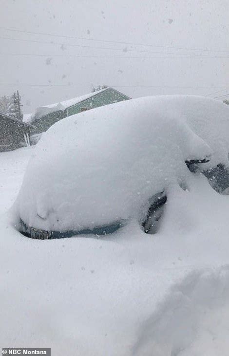 Record Breaking Storm Dumps 23 Inches Of Snow Over Montana Daily Mail