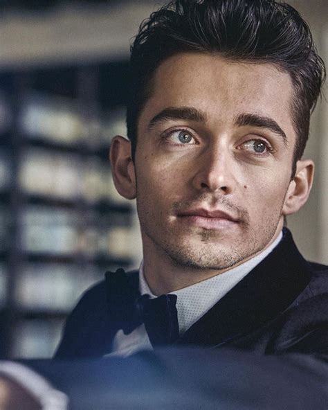 Ventidue anni, una vita in pista, charles leclerc, si avvia infatti a fare il suo debutto sul circuito della moda, precisamente in casa giorgio armani, che l'ha naturalezza tipiche dei capi giorgio armani. Giorgio Armani on Instagram: "Racing driver Charles ...