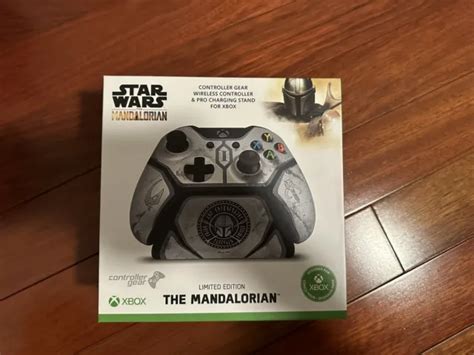 The Mandalorian Xbox One Controller And Charging Stand Set Controller