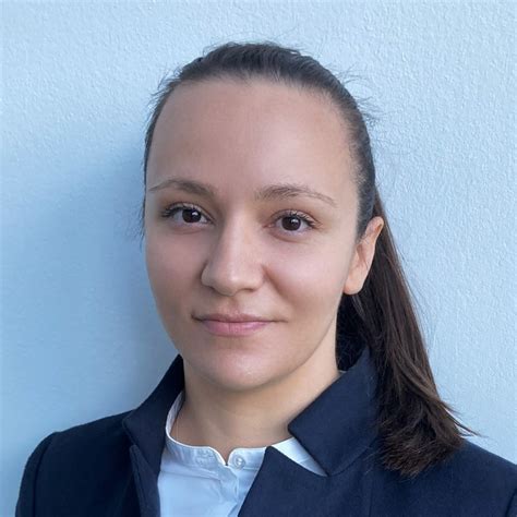 Mariya Radeva Commercial Contracts Manager Dxc Technology Linkedin