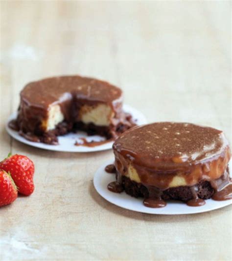 Incorporez 2 blancs d'oeufs battus en neige ferme avec 50 g de sucre semoule (ou de l'édulcorant). Cheesecake glacé Milka® | Recette | Recette cheesecake ...