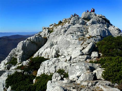Nacionalni park risnjak najveće je zaštićeno područje, površine 63,5 km2. Risnjak, nacionalni park i biser Gorskog kotara ...