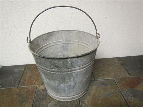 Antique Galvanized Buckets / Vintage Galvanized Metal Bucket Galvanized Pail Metal Feed Bucket ...