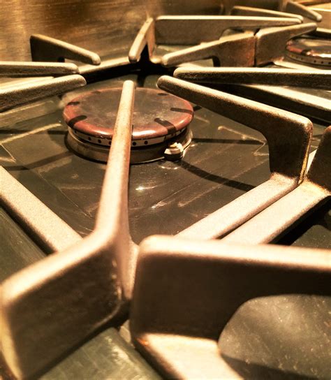 Cleaning the stove top doesn't have to be your least favorite chore.getty images stock. How to Deep Clean Your Stove Top - Renee Romeo | Clean ...