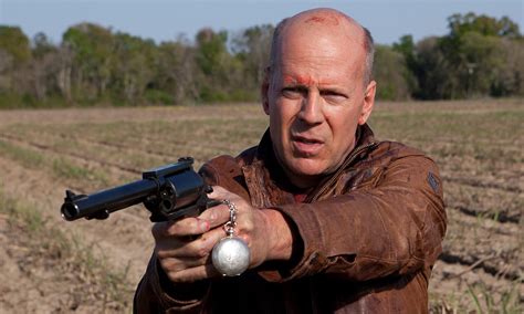 Descubra a filmografia de bruce willis. Looper film review: Bruce Willis will confuse you to death ...