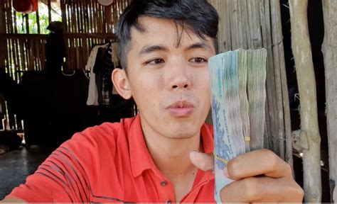 youtuber nghèo nhất việt nam bất ngờ gặp hạn bị trộm hỏi thăm ngay đầu năm nút vàng nút bạc