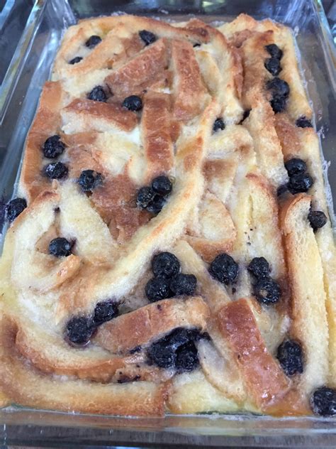 Layers of chocolate, peanut butter, and candy make these peanut butter pie parfaits disappear in record time around our house. Classic bread and butter pudding recipe - All recipes UK