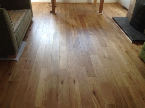 Add class to your living room, kitchen, bathroom, or any although laminate flooring lacks the natural look and feel of hardwood flooring, it is tougher the life of laminate flooring depends on various factors, including the amount of traffic and the quality of the. Wood / Laminate Flooring - www.clementsflooringandblinds.co.uk