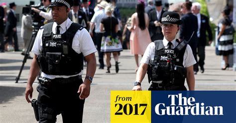 Police Chiefs To Discuss Offering Guns To All Frontline Officers