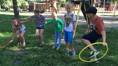 A relay race is a fun esl game that gets your whole esl / efl class using new vocabulary and a relay race works best with a larger class. Hula Hoop Relay Race - Summer Camp 2016 #IES - YouTube