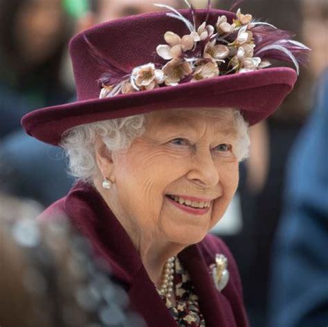 The no.1 page about queen elizabeth ii, our beloved monarch. Queen Elizabeth Sends Maundy Thursday Gifts and Personal ...