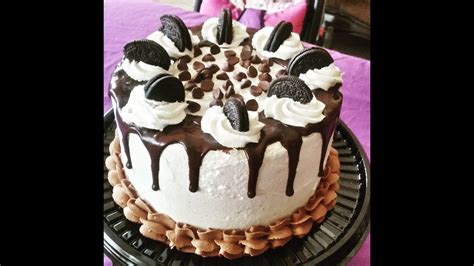 Four easy cake decorating ideas by melanie blodgett (you are my fave) at julep. Oreo Cake| Quick & easy recipe baking for Christmas at ...