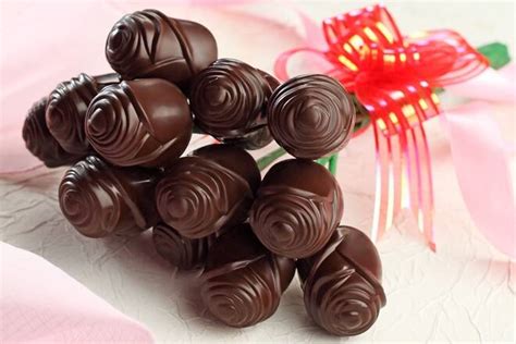 World chocolate day on july 7th each year indulges in one of the world's favorite treats. Valentine's Day: From Rs 10,000 gift boxes to gold-plated ...