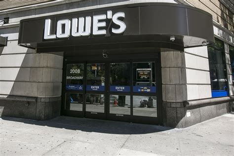 Lowes Set To Open Its First Store In Manhattan