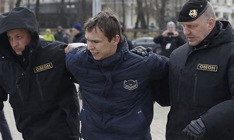 Belarus Mass Arrests Leaves Detained Seeking Answers Daily Mail Online