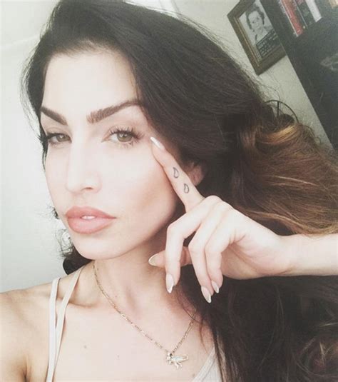 Stevie Ryan Dead Us Comedy Star Dies In Suspected Suicide Aged 33