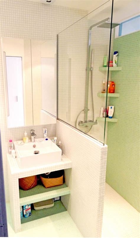 J'aime bien la texture qui ressort assez joliment avec le noir et blanc, des épines du cactus!! 24 idées pour aménager une petite salle de bain de manière ...