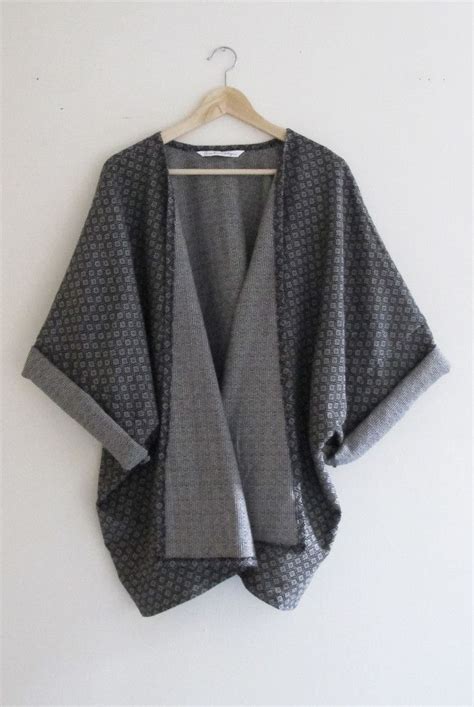 871 x 1305 jpeg 211. Best 25+ Winter kimono ideas on Pinterest | Diy cape, DIY knitting machine weights and Japanese ...