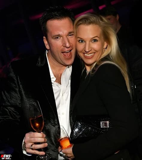 Jetzt hat claudia norberg selbst ein weiteres foto aus dem shooting gepostet. NEWS-on-Tour | Stepping Out! Michael Wendler und Frau ...