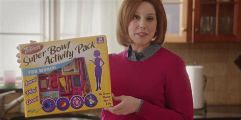 Snl Mocks Sexist Super Bowl Stereotypes With Totinos Pizza Rolls Commercial Parody Pmq Pizza