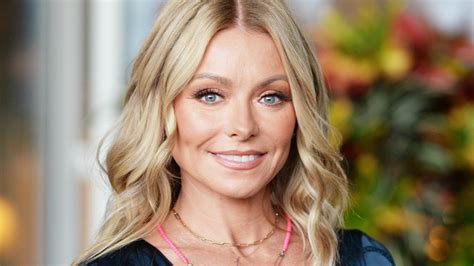 Watch Access Hollywood Highlight Kelly Ripa Praises Her Doctor For Keeping Me Years