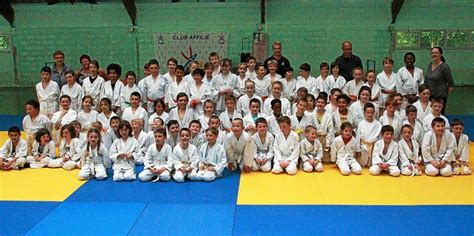 Plouguernével Judo Plus De 80 Jeunes Au Tournoi Du Yuzou Le Télégramme