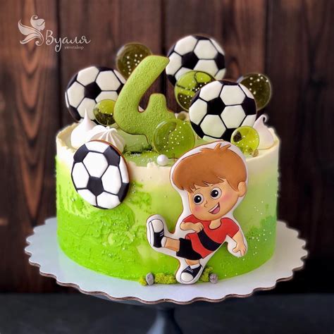 Torta Decorada Con Crema Y Galletas Birthday Cake Desserts Sport