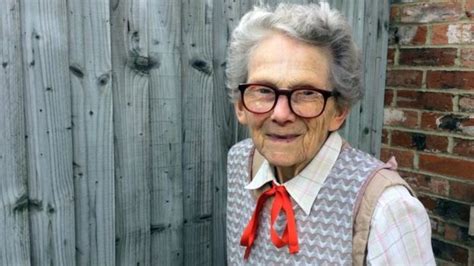 89岁英国老太太自行车被盗后却喜笑颜开 野途网