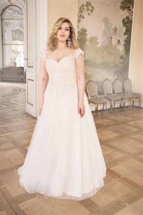 Schönste brautkleid für den schönesten tag. Brautkleider für grosse Grössen | Kleid hochzeit ...