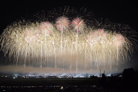 Magnificent Photographs Of Japans Summer Firework Festivals — Colossal