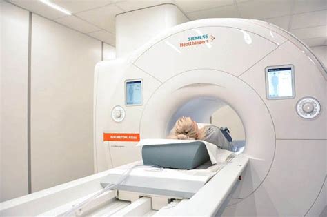 Rezonans magnetyczny głowy, barku, kolana, kręgosłupa - MRI