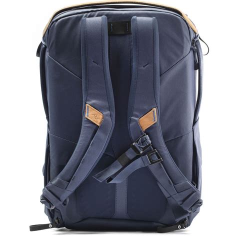By daven mathies september 6 the everyday backpack was announced earlier this summer alongside two other bags, a tote and a sling. Midwest Photo Peak Design Everyday 30L Backpack V2 - Midnight