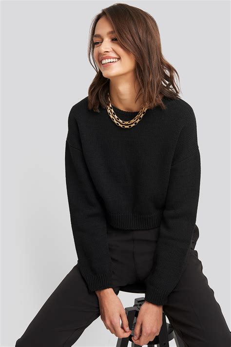 Cropped Round Neck Knitted Sweater Black Na Kd
