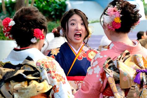 Jepang Muda Mudi Rayakan Hari Kedewasaan Dengan Kimono Warna Warni Bbc