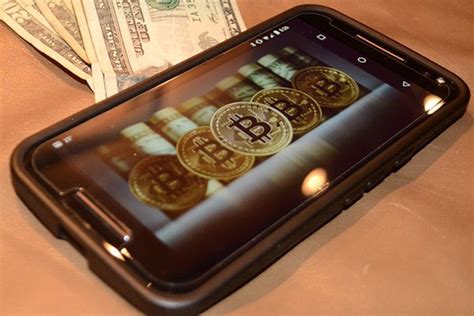 Las carteras, monederos o wallets de bitcoin, otras criptomonedas y criptoactivos almacenan las claves privadas que se necesitan para acceder a los saldos registrados en una dirección o clave pública de la cadena de bloques correspondiente y poder gastarlos. Cómo crear una cartera Bitcoin en tu teléfono móvil ...