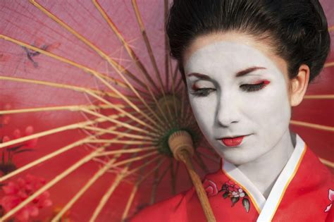 Traditional korean makeup on you/ asmr tingly makeup artist. Easy DIY Makeup Ideas to Get the Perfect Geisha Look