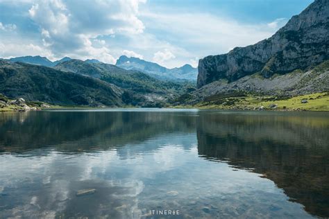 The main districts are the mainland, greater lagos and the islands. Lagos de Covadonga - ITINERAE.NET