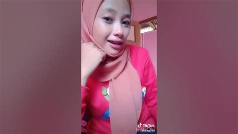 tiktok tudung gelek awek tiktok seksi tetek besar tak pakai bra nampak puting susu payung