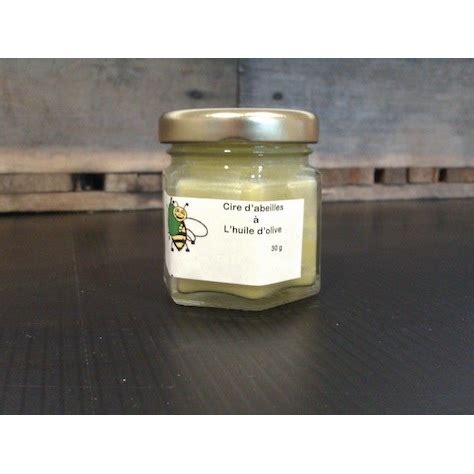 Seule la cire d'abeille naturelle de la plus haute qualité est utilisée dans la fabrication de notre main trempée 100% cire d'abeille tapers 10 » (boîte de 4). Cire d'abeilles à l'huile d'olive