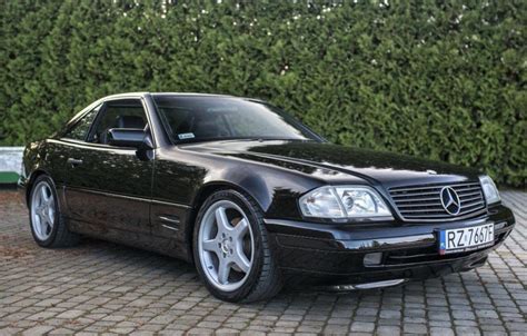 This model supports tuning in transfeder and other tuning houses. Mercedes SL500 R129 1998 - 55 000 PLN - Otoklasyki.pl