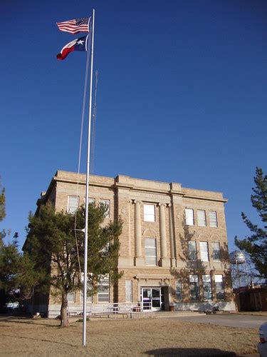 Terry County Courthouse Brownfield Texas This Is A Phot Flickr