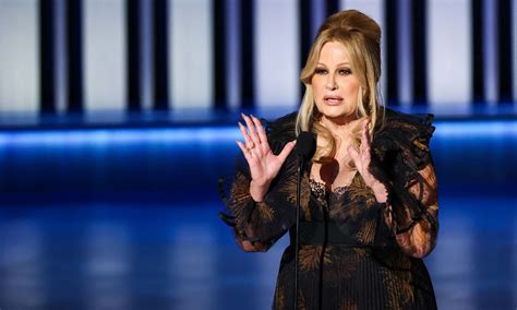 jennifer coolidge thanks all the evil gays in emmy speech