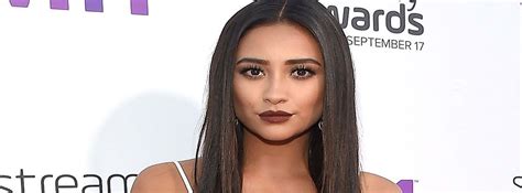Shay Mitchell Age Career Husband Pretty Little Liars Degrassi The Next Generation
