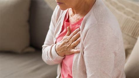 Choroba niedokrwienna serca objawy i leczenie wyjaśnia kardiolog