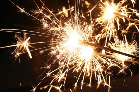 20 Foto Kembang Api Terbaik Untuk Ide Memotret Di Malam Tahun Baru