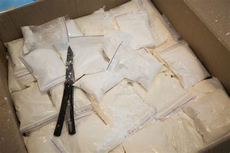 1350 kilo cocaïne gevonden in vrachtwagen bij loods • TTM.nl
